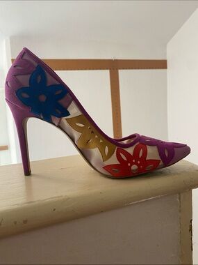 Jessica Simpson Purple Floral Cutout Pump with Multicolored Appliqués